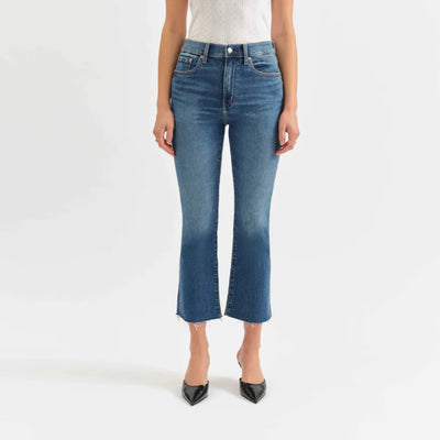 DAZE-Shy Girl Influencer