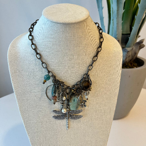 Iron Wing Chunky Stone Necklace