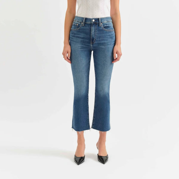 DAZE-Shy Girl Influencer