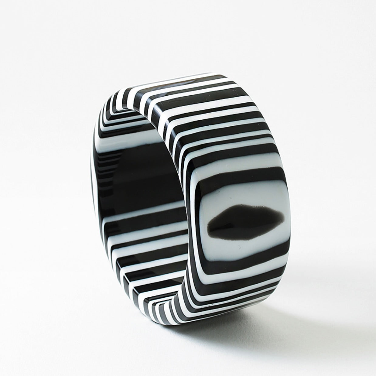 Chunky Resin Bangle Black & White