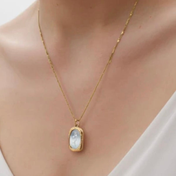 Wallflower Necklace