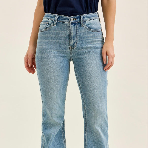 Mid Rise Flare Jean
