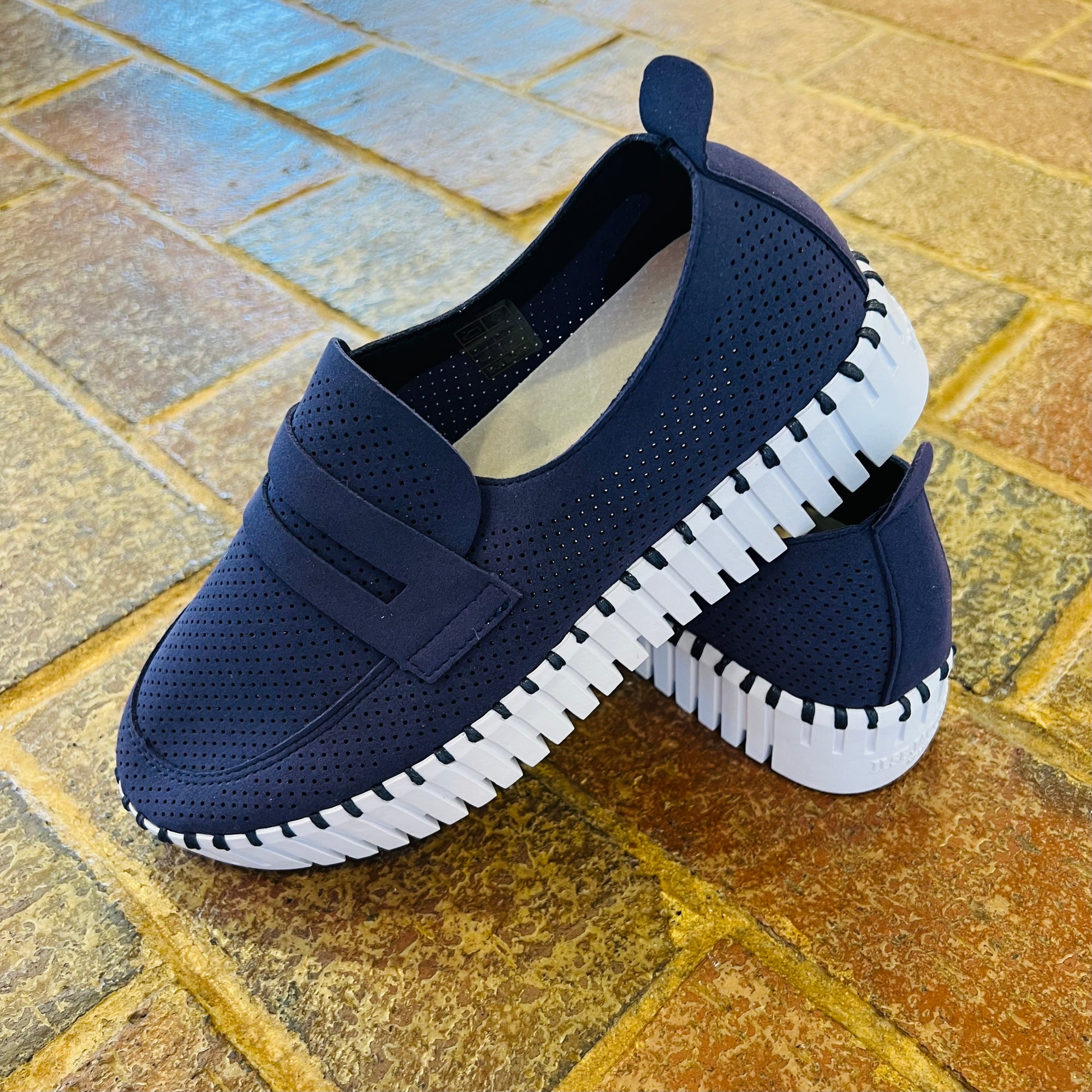 Tulip Platform Slip On Shoe - Navy