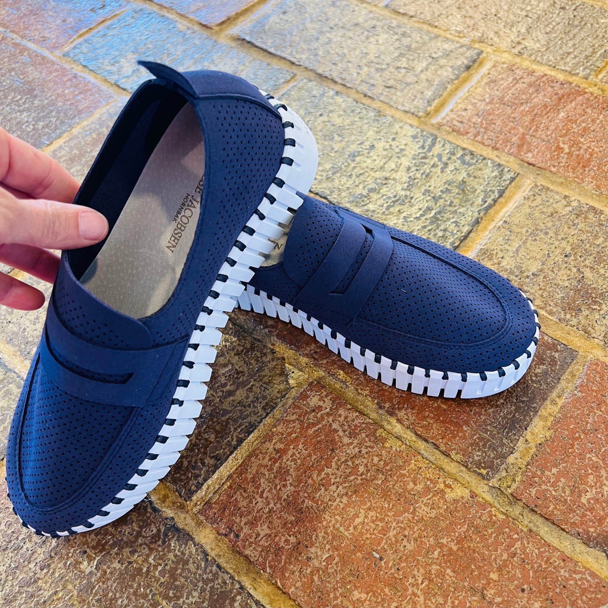 Tulip Platform Slip On Shoe - Navy