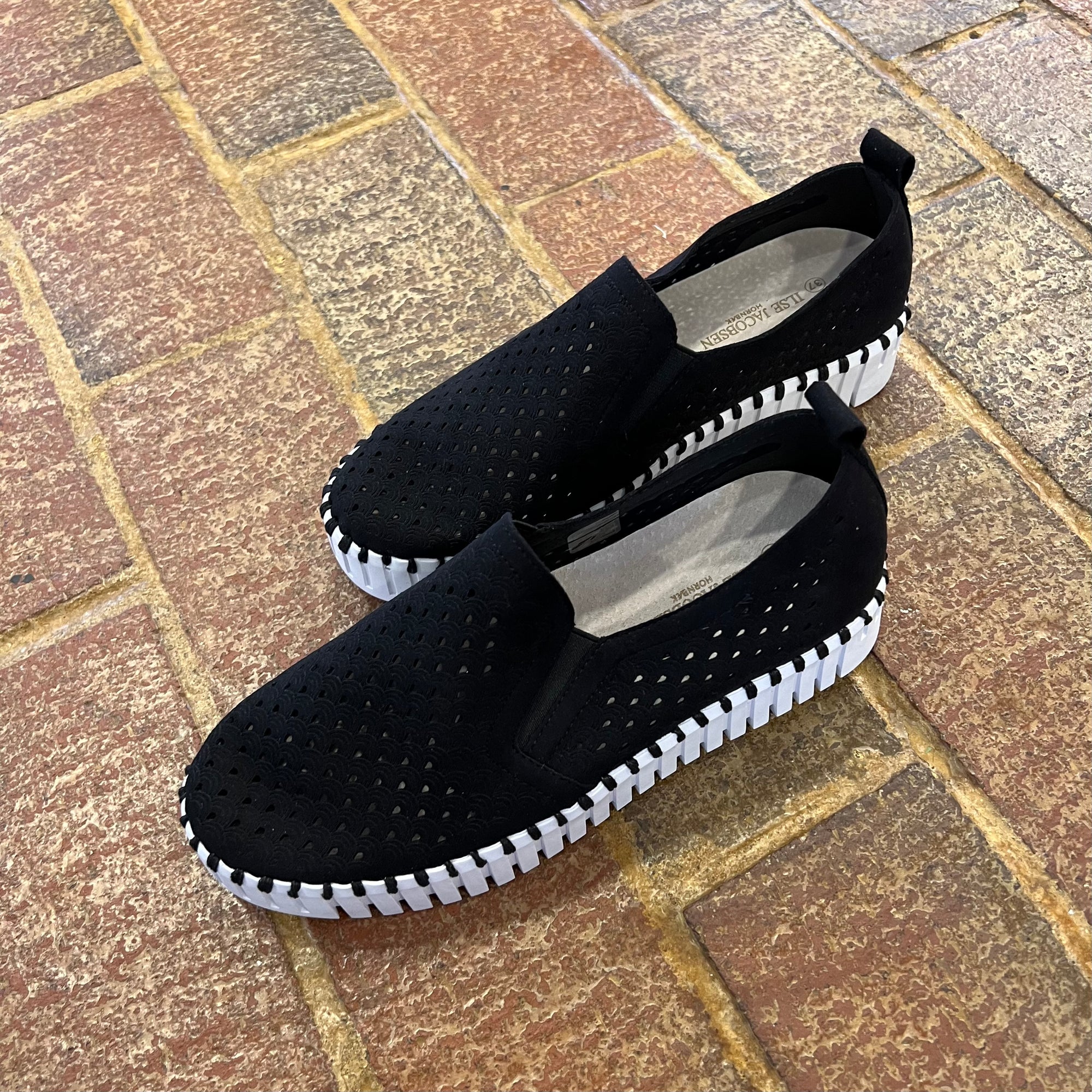 Tulip Platform Slip On Shoe - BLK