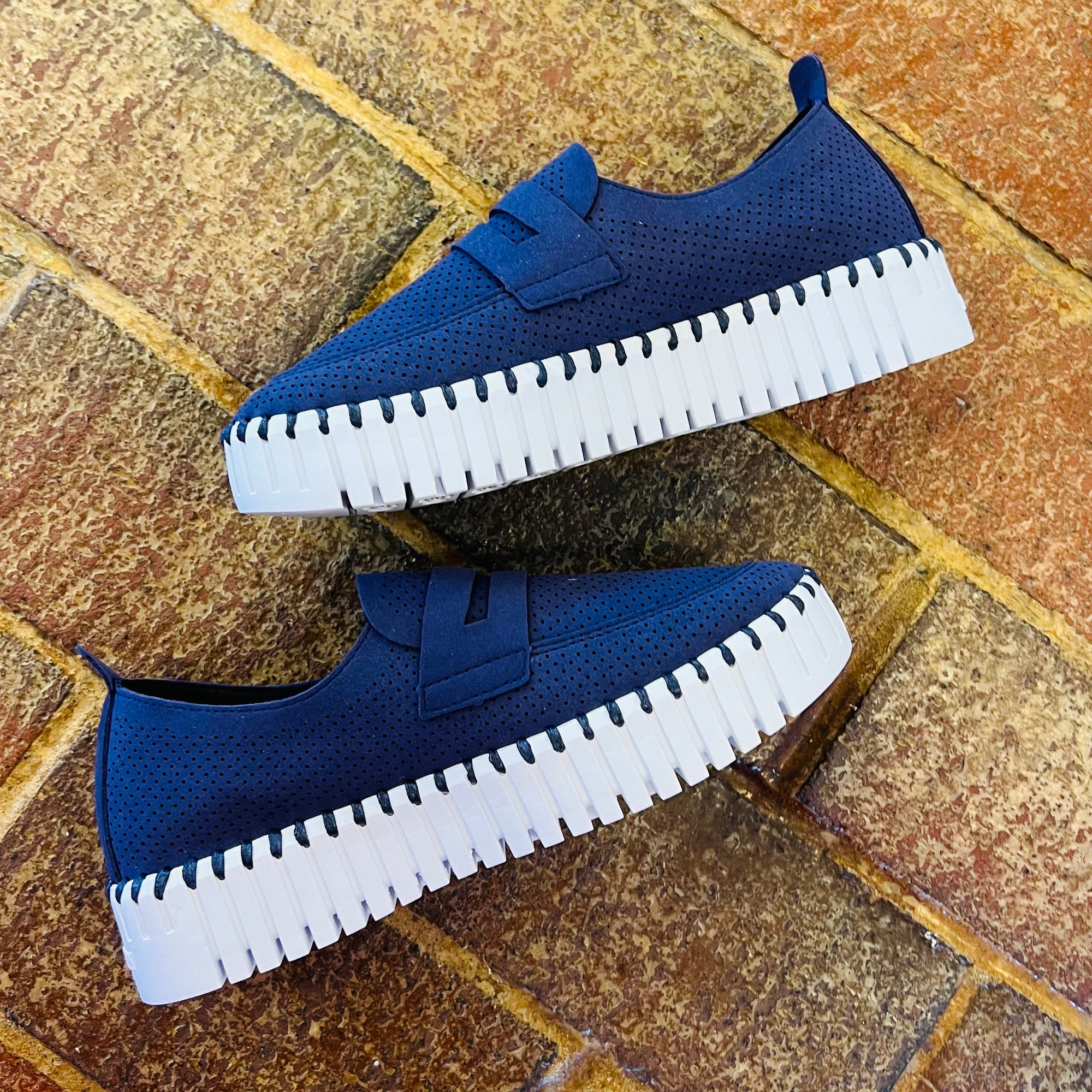 Tulip Platform Slip On Shoe - Navy